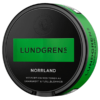 Lundgrens Norrland Portion snusdosan med sin gröna logotyp sedd framifrån. Köp snuset fraktfritt från Snusfabriken.com