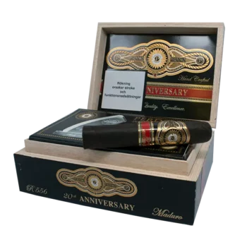 Perdomo 20th Anniversary Robusto Maduro cigarr