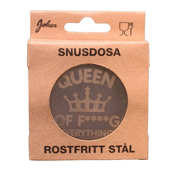 Snusdosa I Rostfritt Stål - Queen Of F****G Everything förpackning