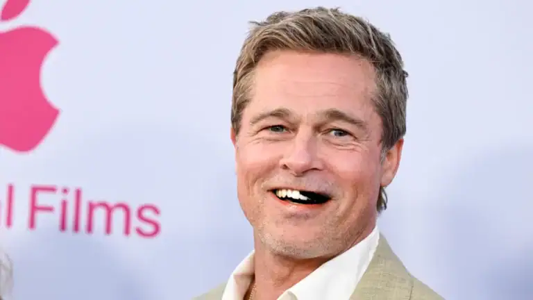 Brad Pitt Snusar