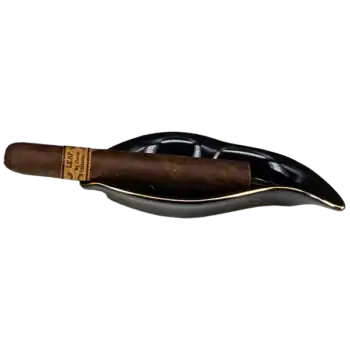 Leaf by Oscar Maduro Toro